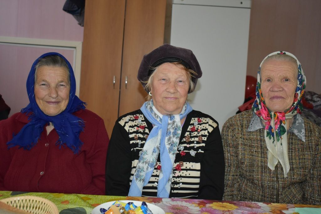 В Большом Подберезье чествовали людей старшего поколения