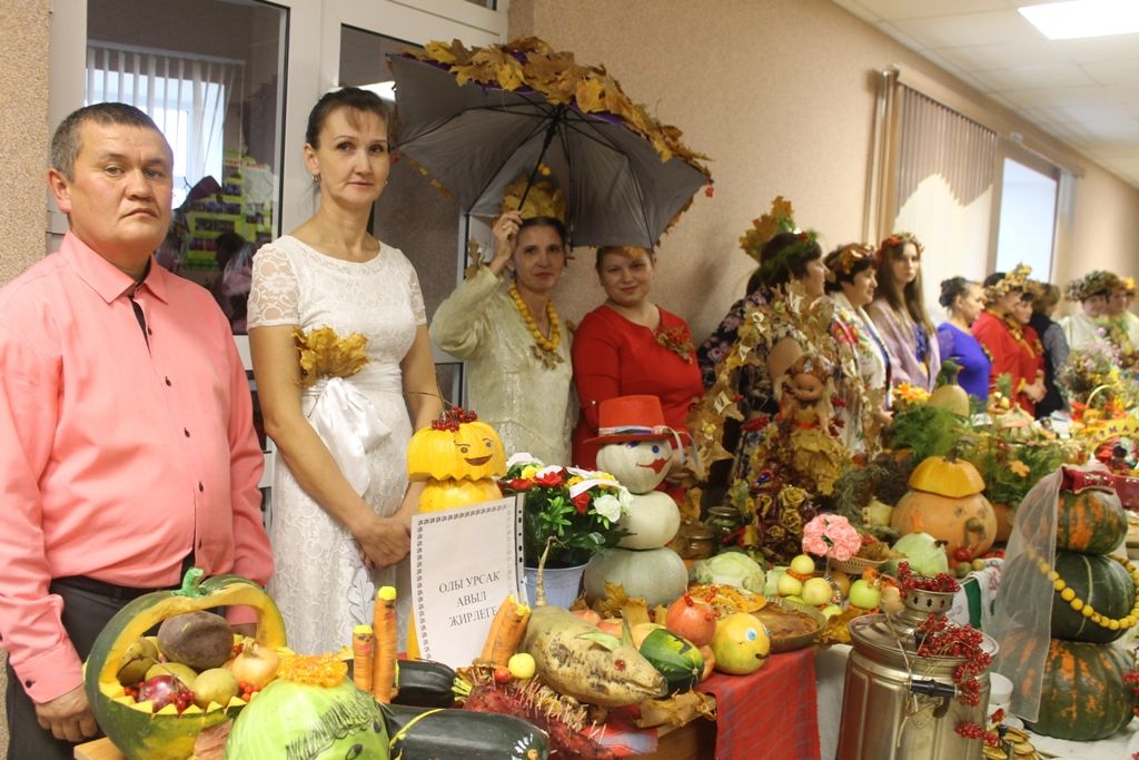 В Кайбицком доме культуры состоялась выставка «Осеннее настроение».