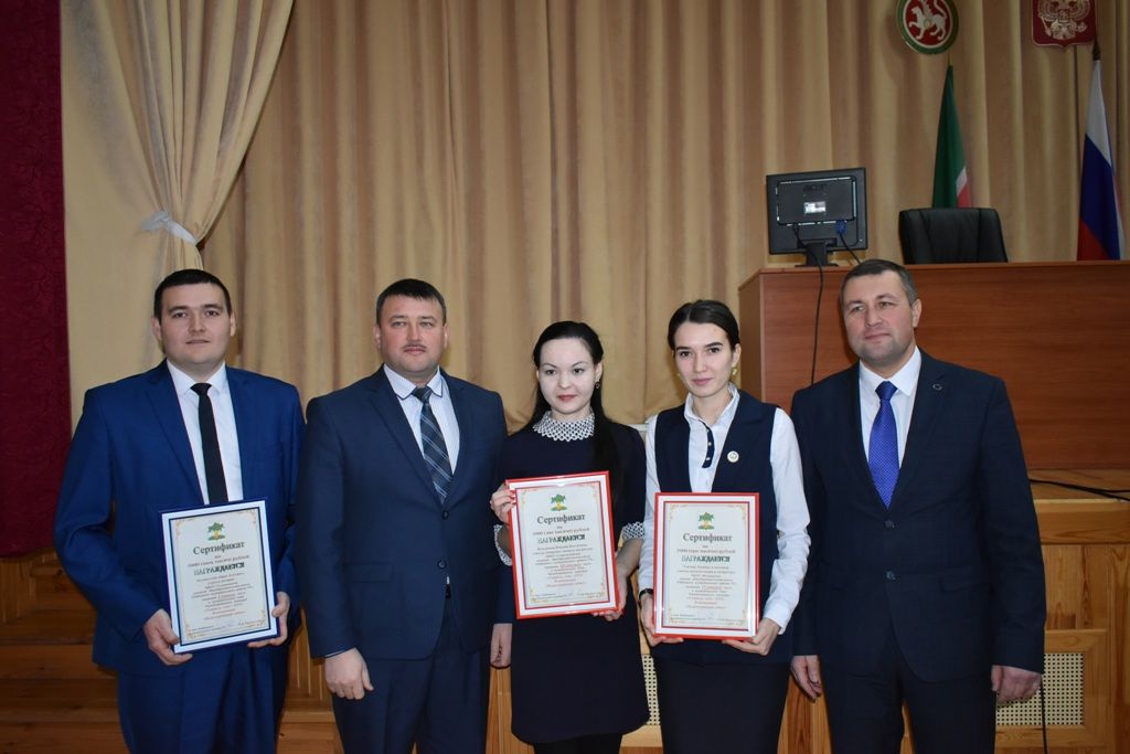 В Кайбицком районе лучшим учителям вручили сертификаты