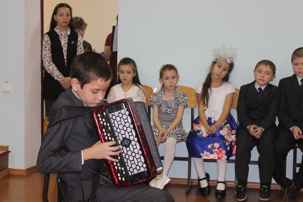 В детской школе искусств состоялся праздник посвящения в музыканты