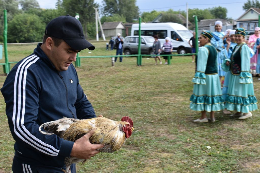 Олы Урсактагы яңа күпфункция­ле үзәк һәм балалар өчен уен мәйданчыгы ачылу тантанасыннан репортаж