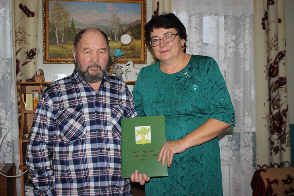 Жителя Хозесанова поздравили с 80-летним юбилеем