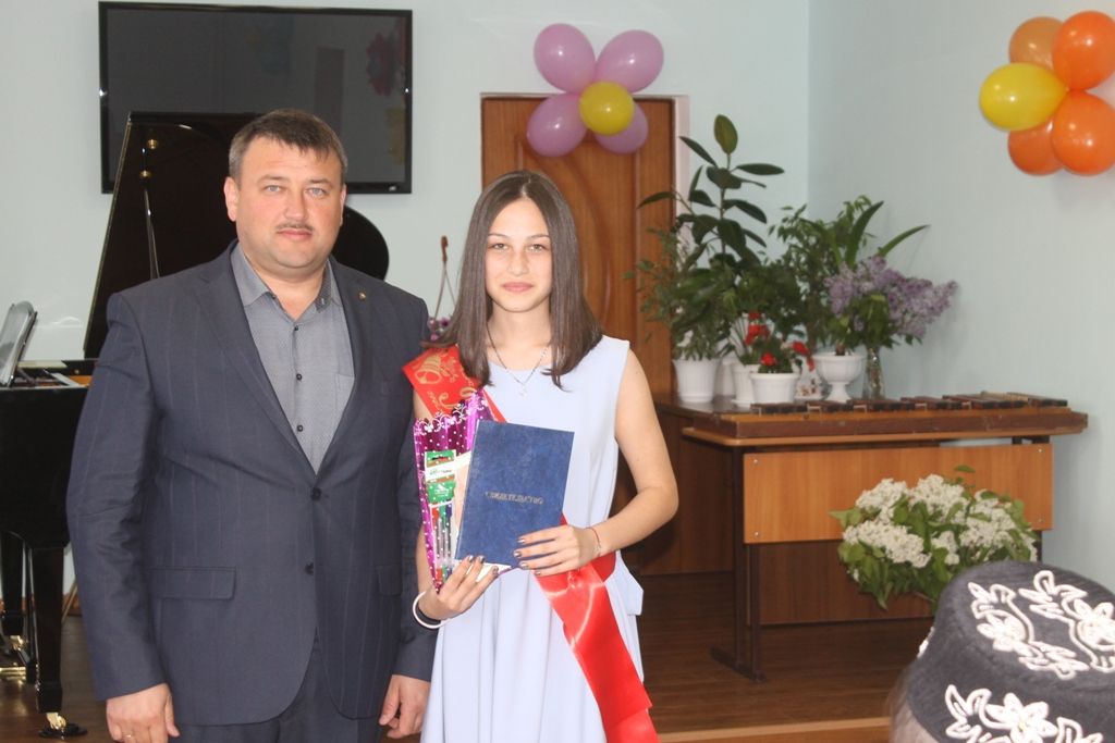 В Кайбицах прошел выпускной в детской школе искусств