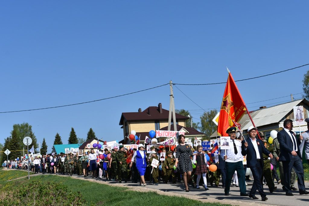 Кайбичане прошли шествием в строю Бессмертного полка