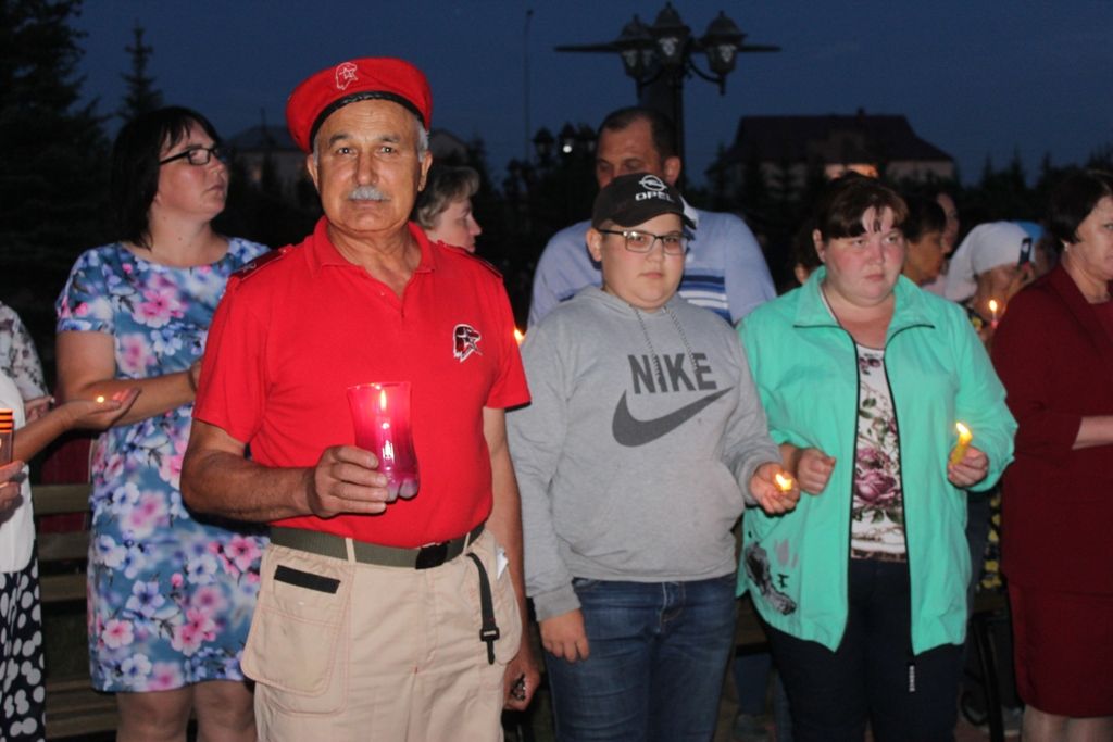 В Кайбицах зажгли свечу памяти