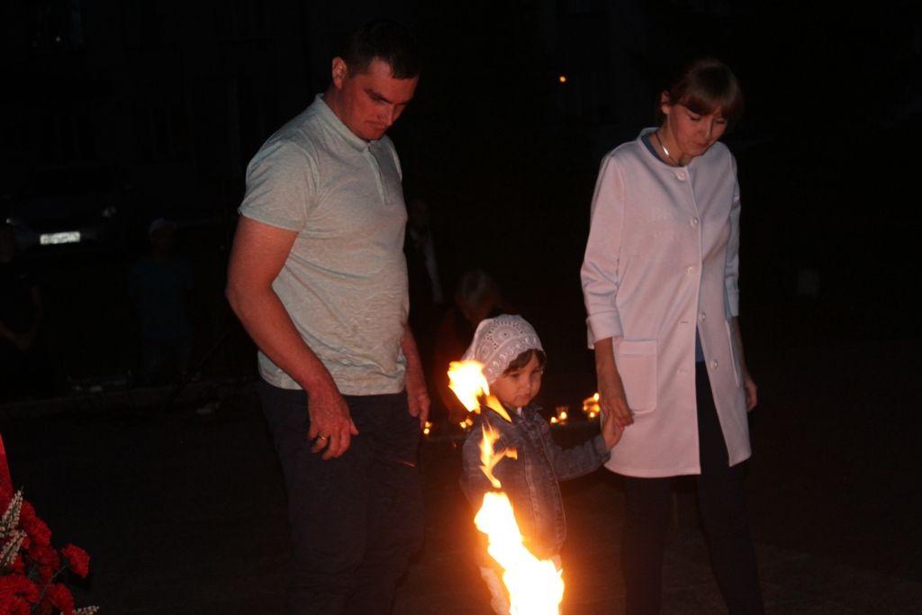 В Кайбицах зажгли свечу памяти