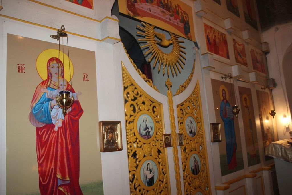 В Свято-Троицком храме села Турминское состоялось праздничное Рождественское богослужение. Фоторепортаж