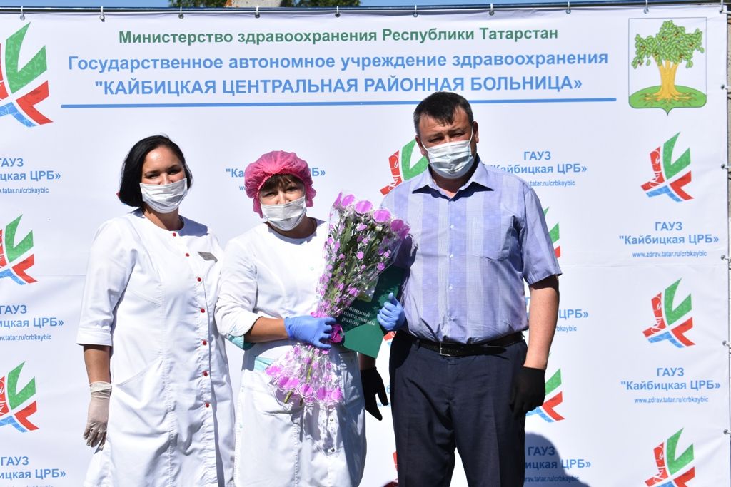 Глава Кайбицкого района Альберт Рахматуллин поздравил медработников с профессиональным праздником