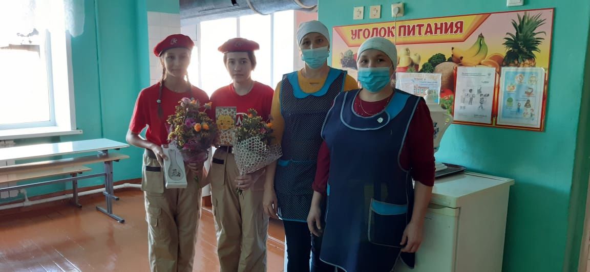 Во всех школах Кайбицкого района чествовали поваров школьных столовых