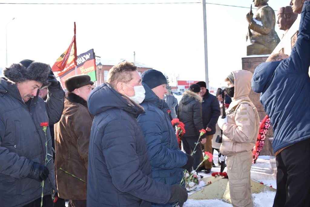 В Кайбицах состоялся торжественный митинг в честь земляков, исполнявших интернациональный долг в Афганистане