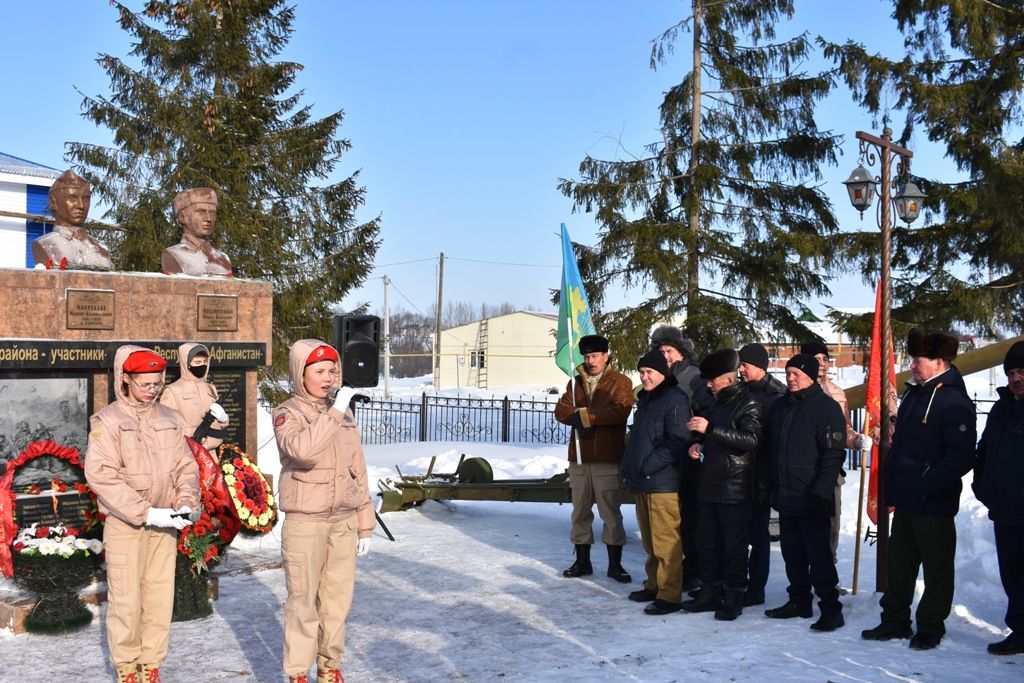 В Кайбицах состоялся торжественный митинг в честь земляков, исполнявших интернациональный долг в Афганистане