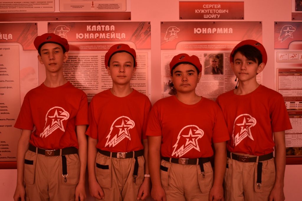 В преддверии Дня защитников Отечества глава Кайбицкого района побывал в Берлибашской школе