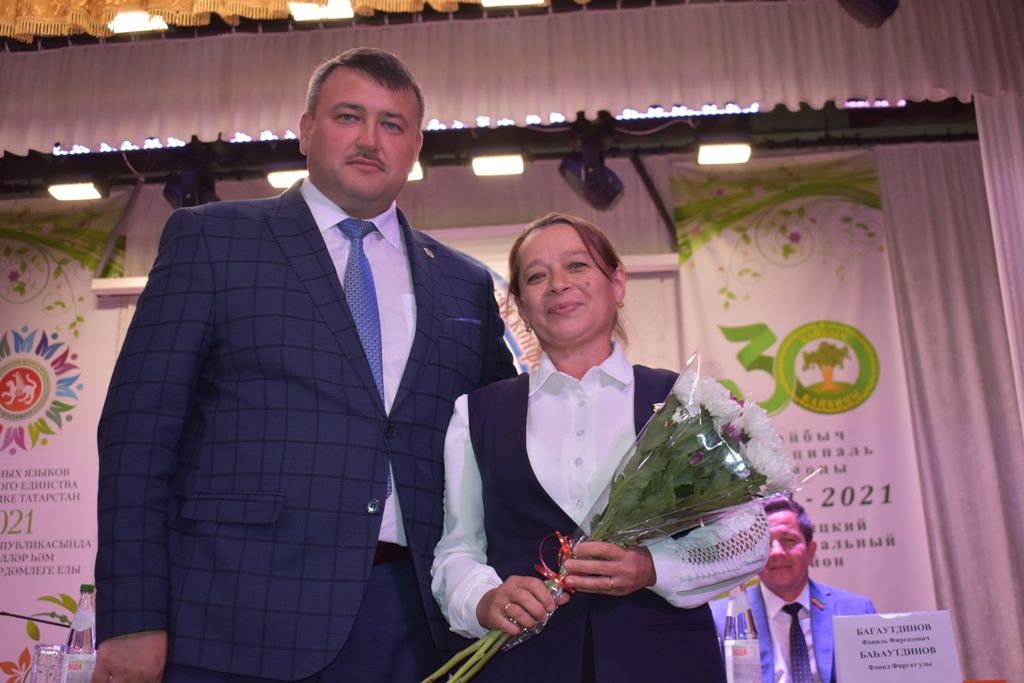 Учителя Кайбицкого района получили заслуженные награды