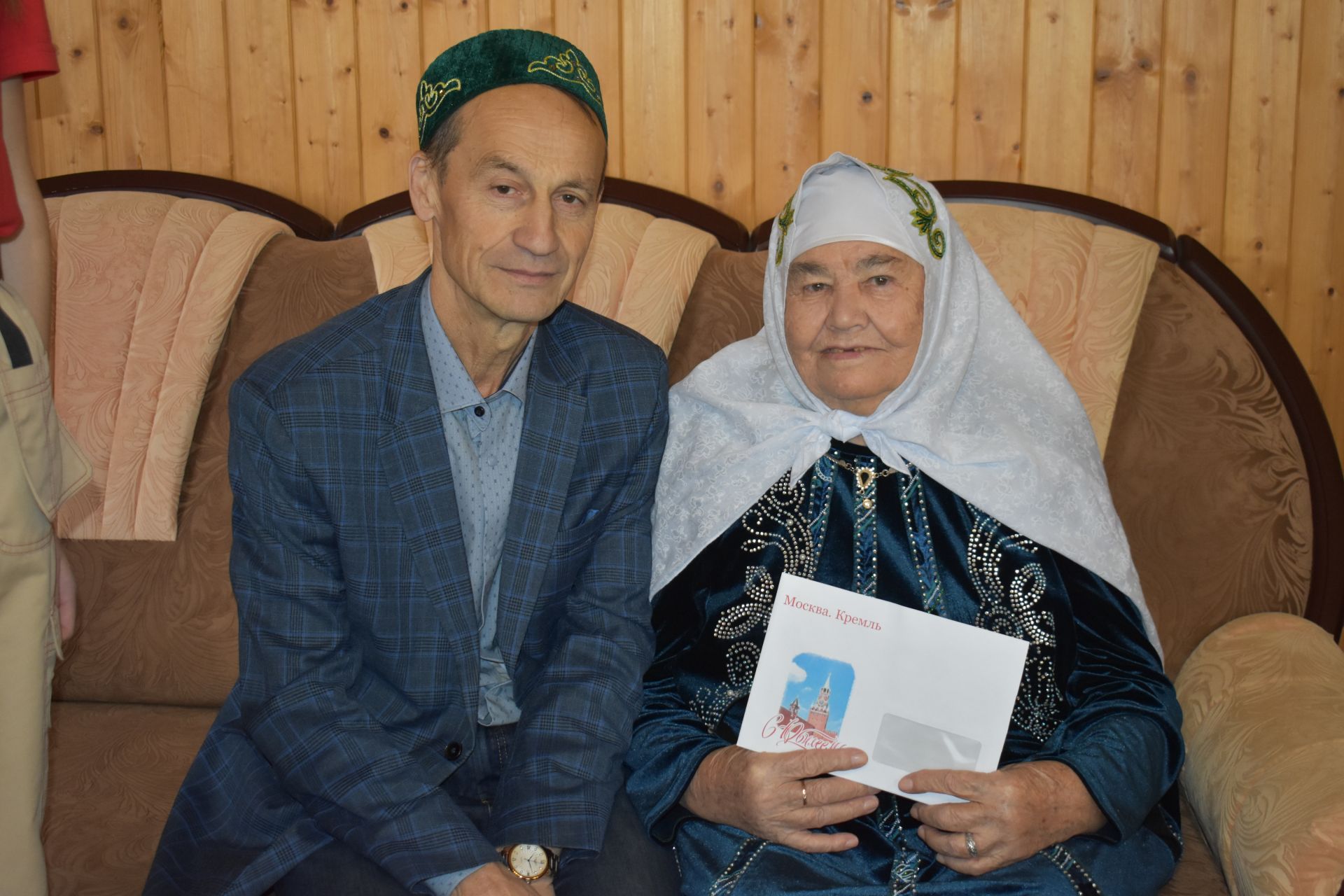 Труженице тыла из Кушман вручили поздравительное письмо Президента России