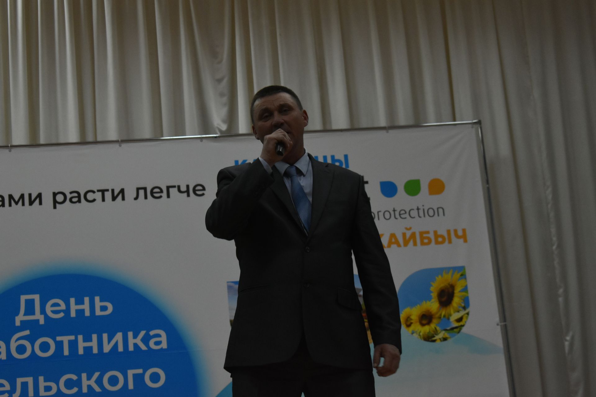 “Август – Кайбыч” җәмгыятендә авыл хуҗалыгы хезмәтчәннәрен хөрмәтләделәр