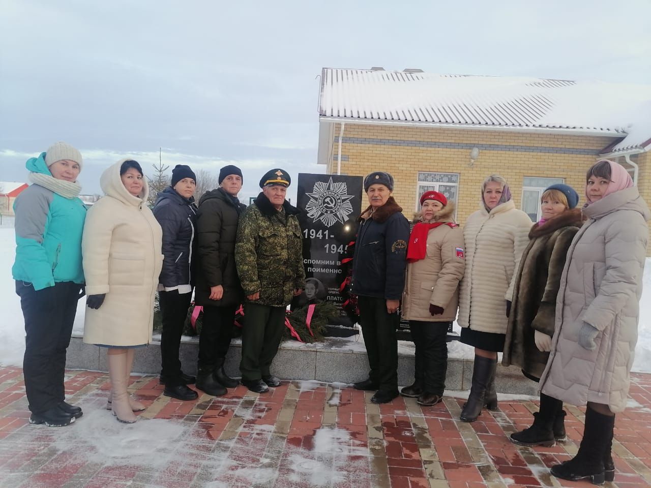 В Надеждинской школе почтили память Василия Платонова