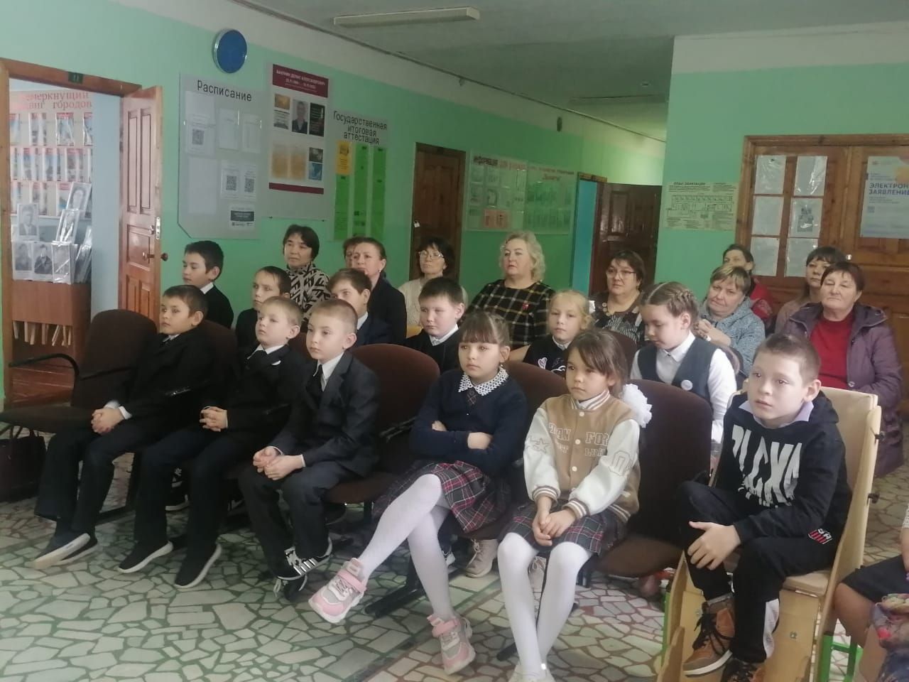В Надеждинской школе почтили память Василия Платонова