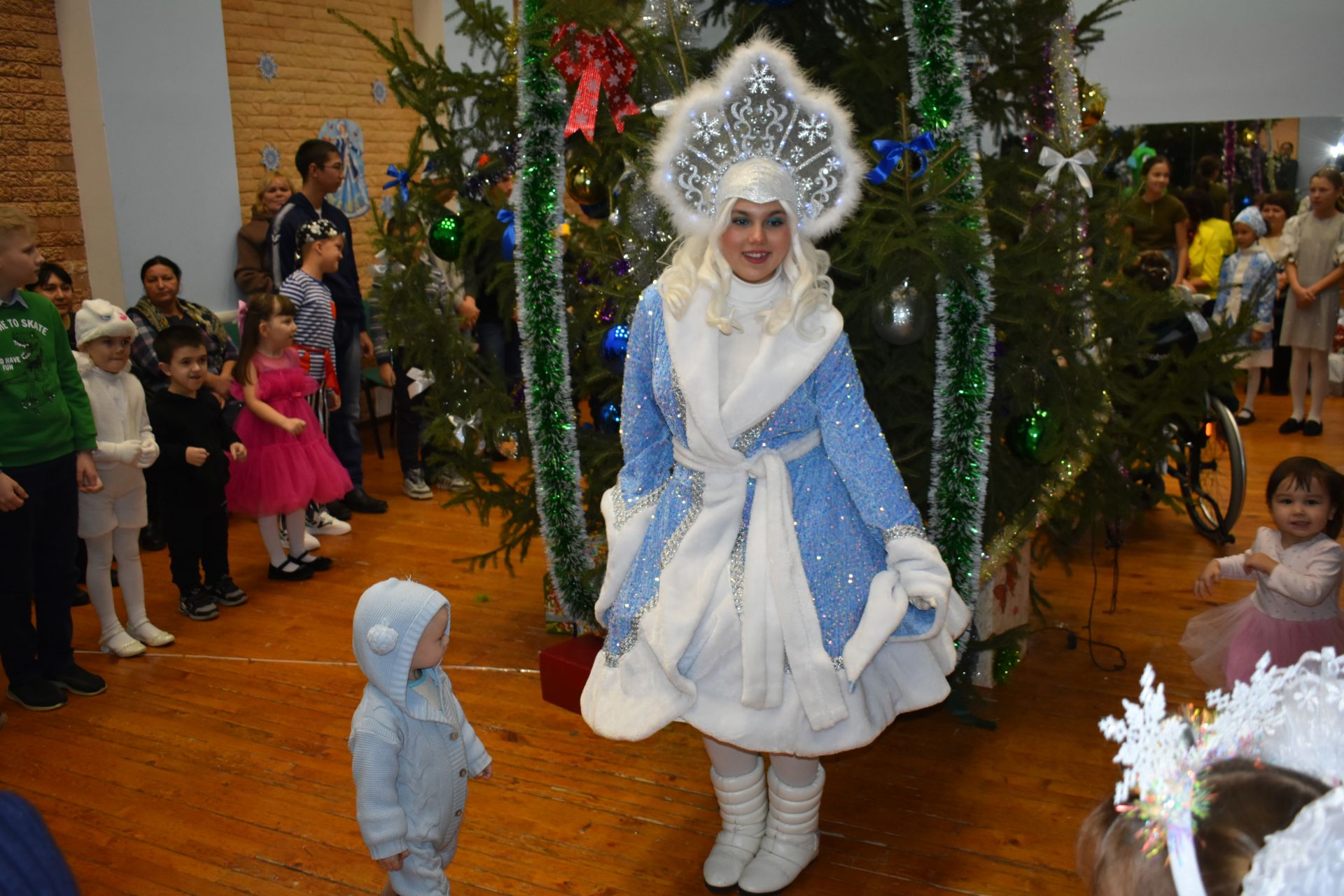 В Кайбицах состоялась новогодняя елка для детей с ограниченными возможностями здоровья, приемных детей, детей-сирот