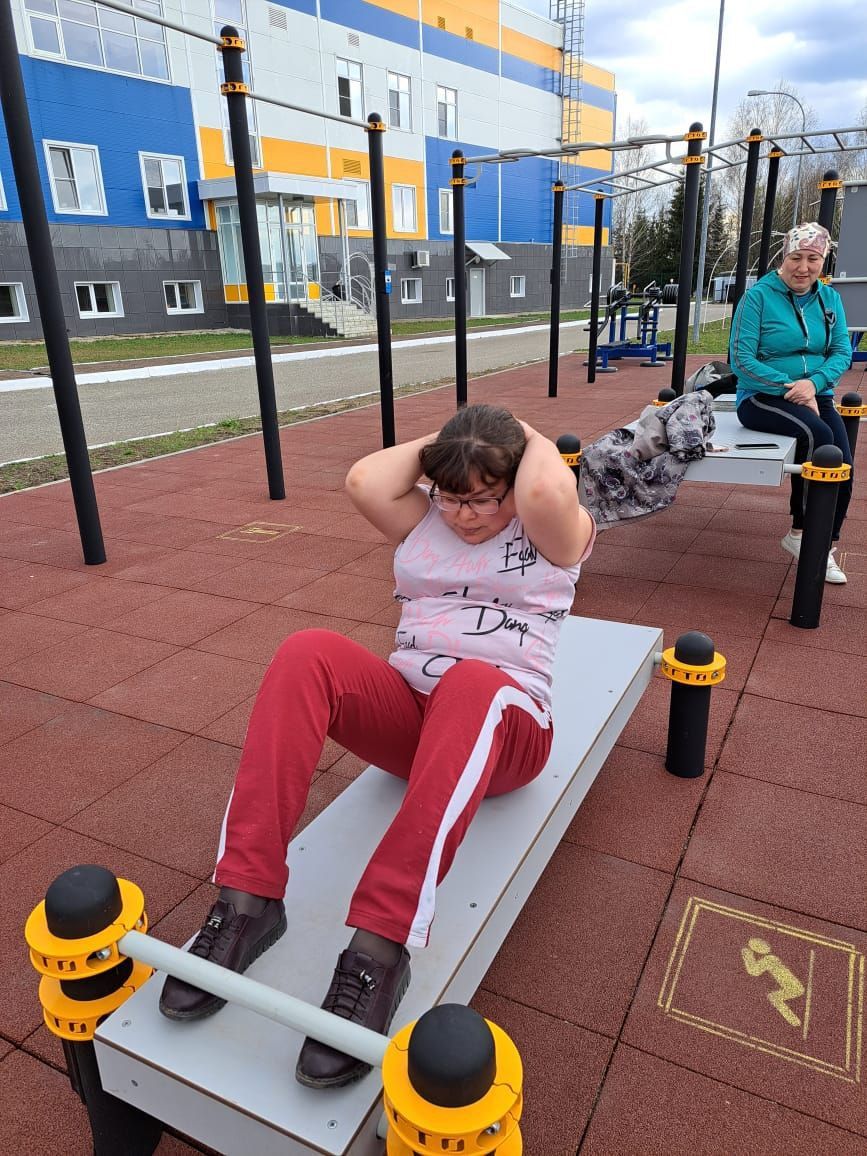 Работники спорткомплекса «Салават купере» в честь Дня рождения района  сдали нормативы ГТО