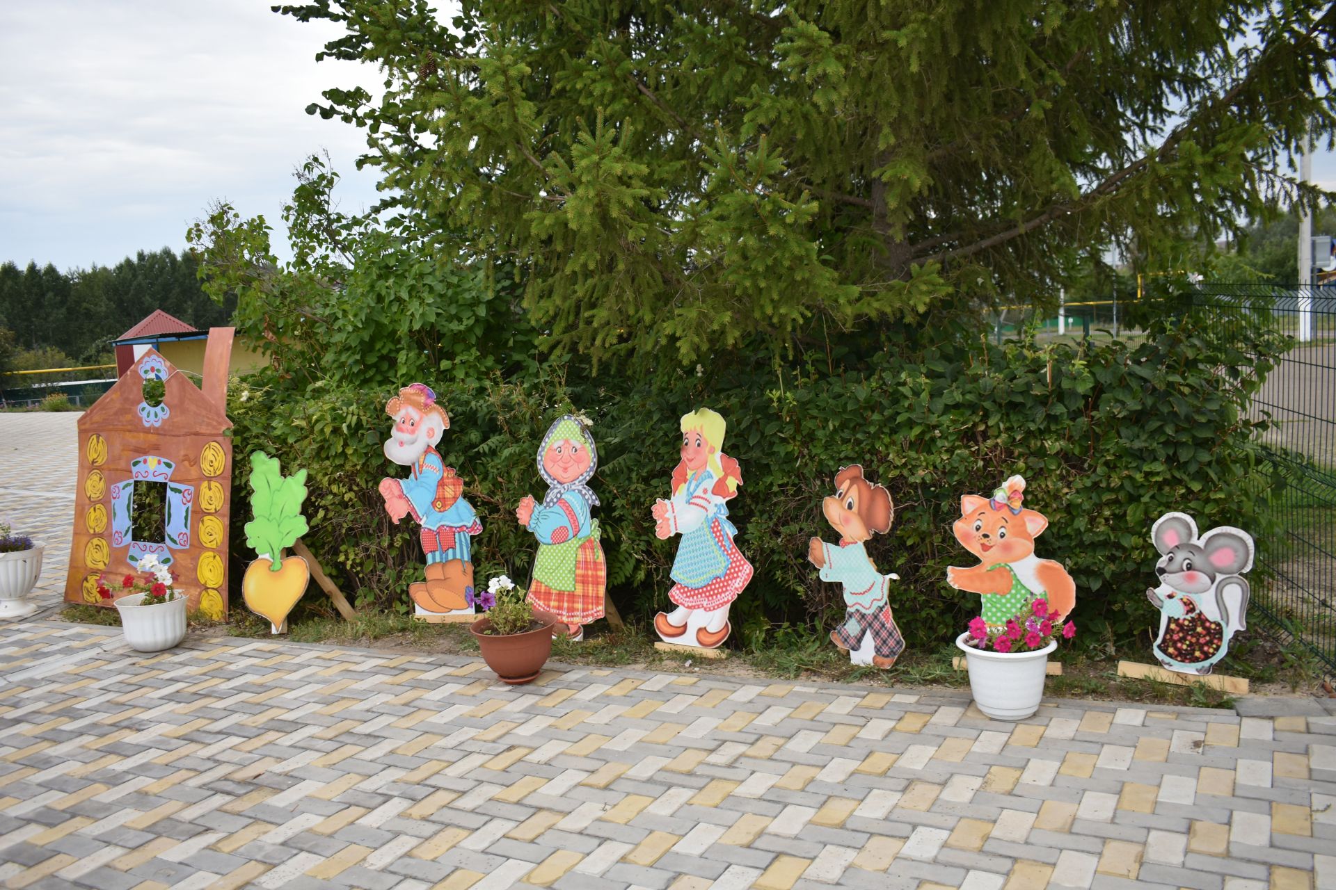 Кайбычта комиссия мәктәпләрнең яңа уку елына әзерлеген бәяләде