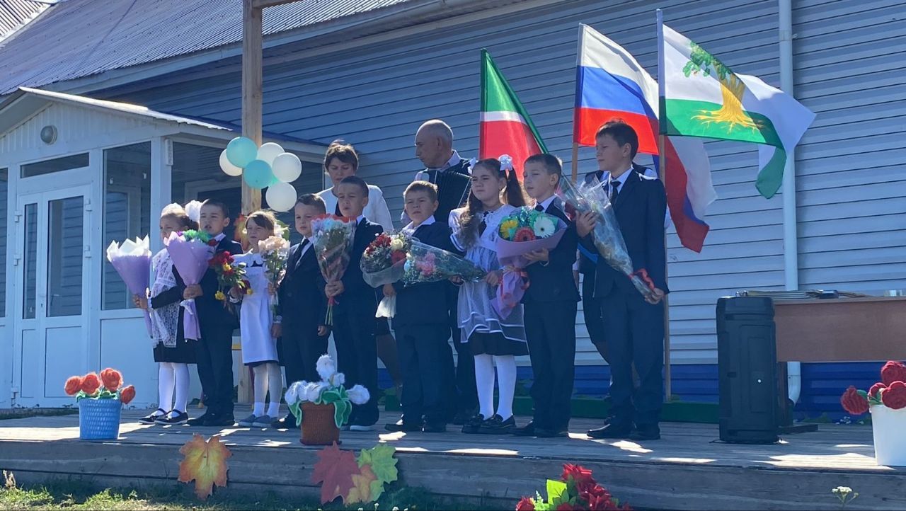 Большетябердинская школа приняла пять первоклассников в День знаний