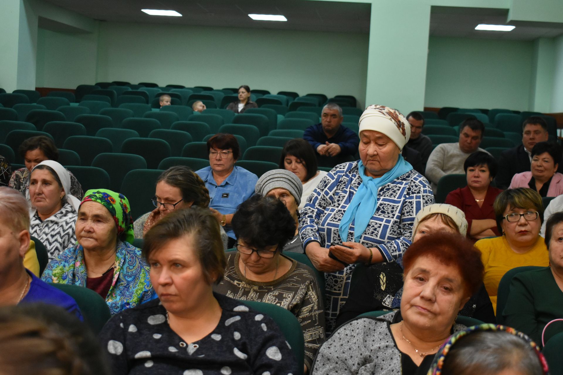 Глава Кайбицкого района встретился с матерями и женами участников СВО