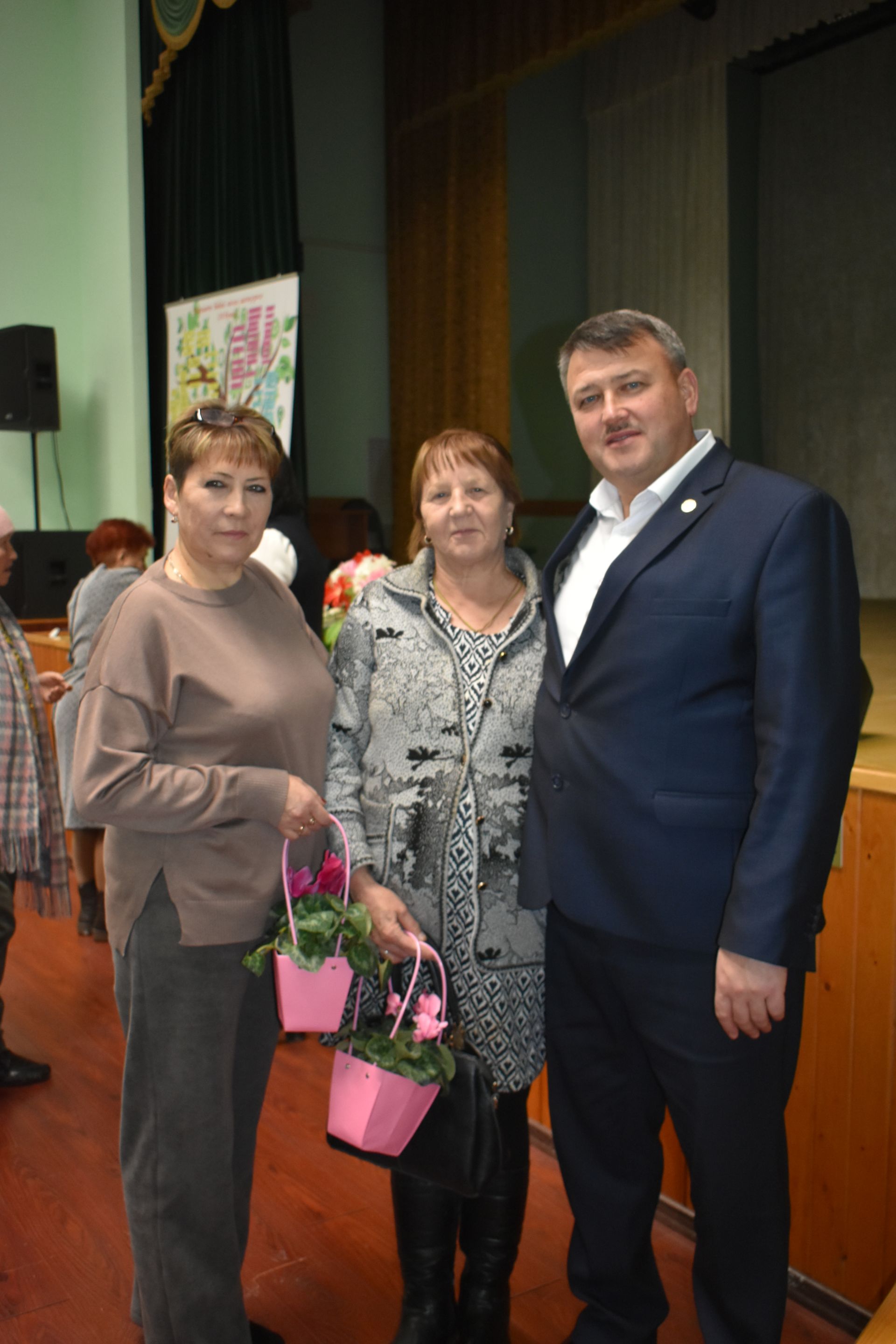 Глава Кайбицкого района встретился с матерями и женами участников СВО