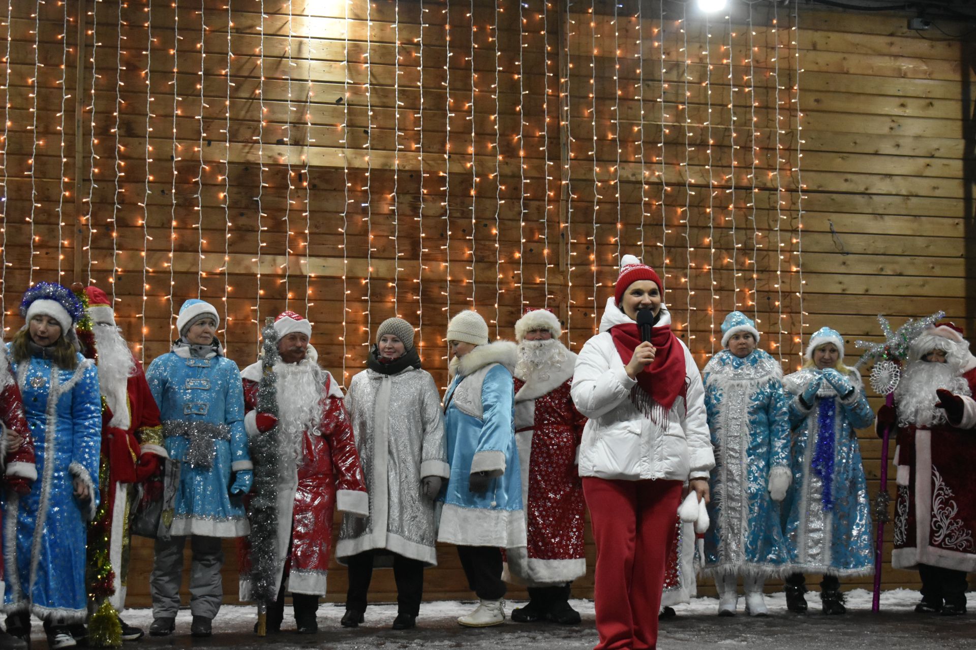 В Кайбицах состоялось открытие главной елки района