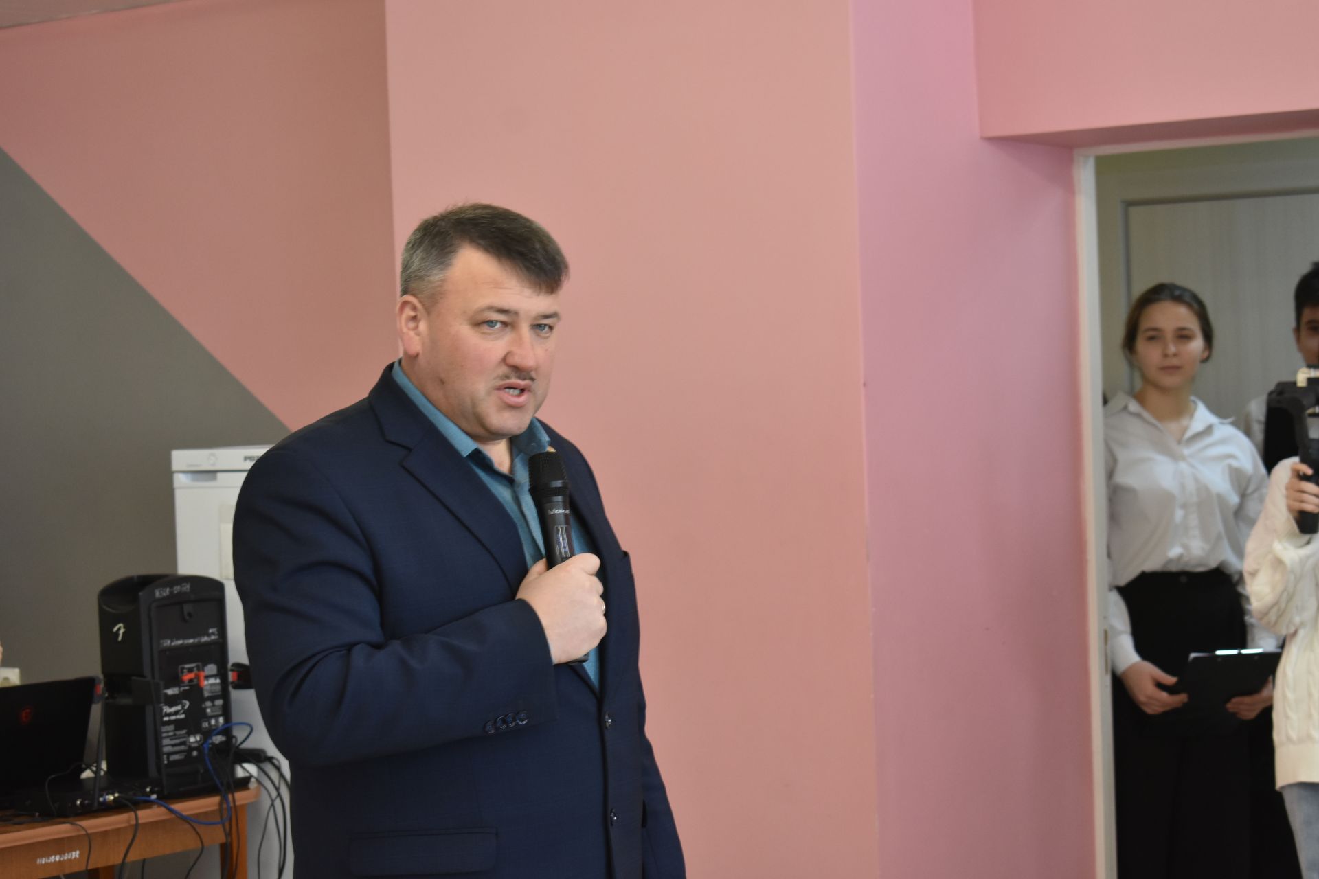 Глава Кайбицкого района поздравил жителей дома-интерната с праздником 8 марта