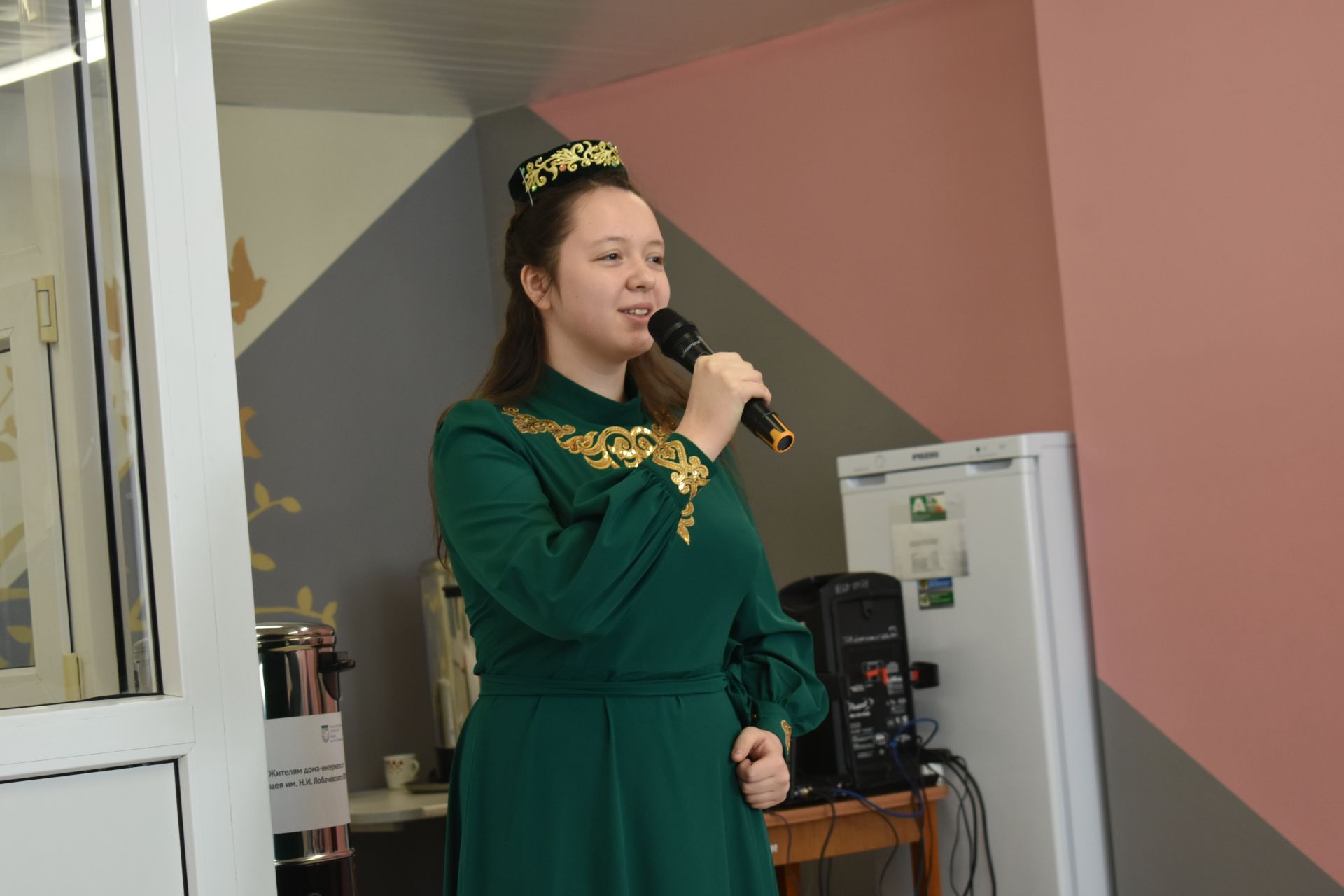 Глава Кайбицкого района поздравил жителей дома-интерната с праздником 8 марта