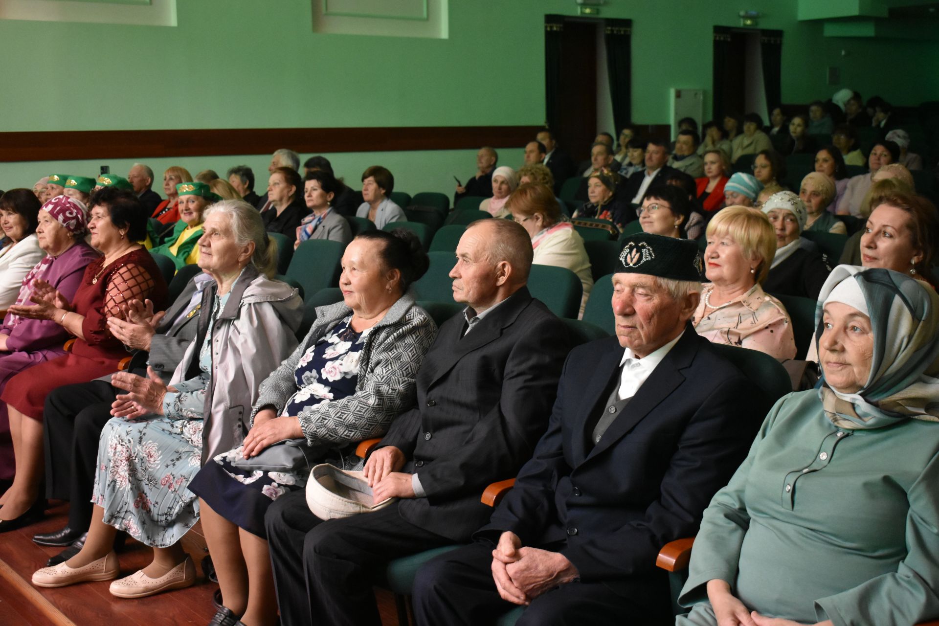 В Кайбицах за круглым столом обсудили вопросы долголетия старшего поколения