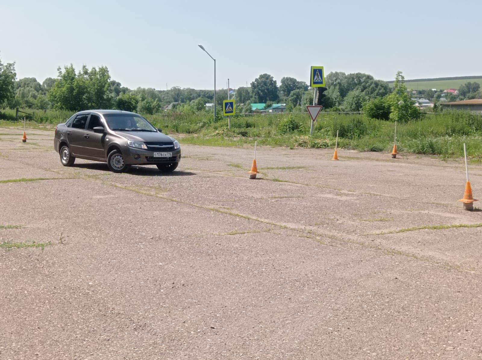 В Кайбицах прошел районный конкурс водительского мастерства «Автоледи» среди женщин-автомобилистов