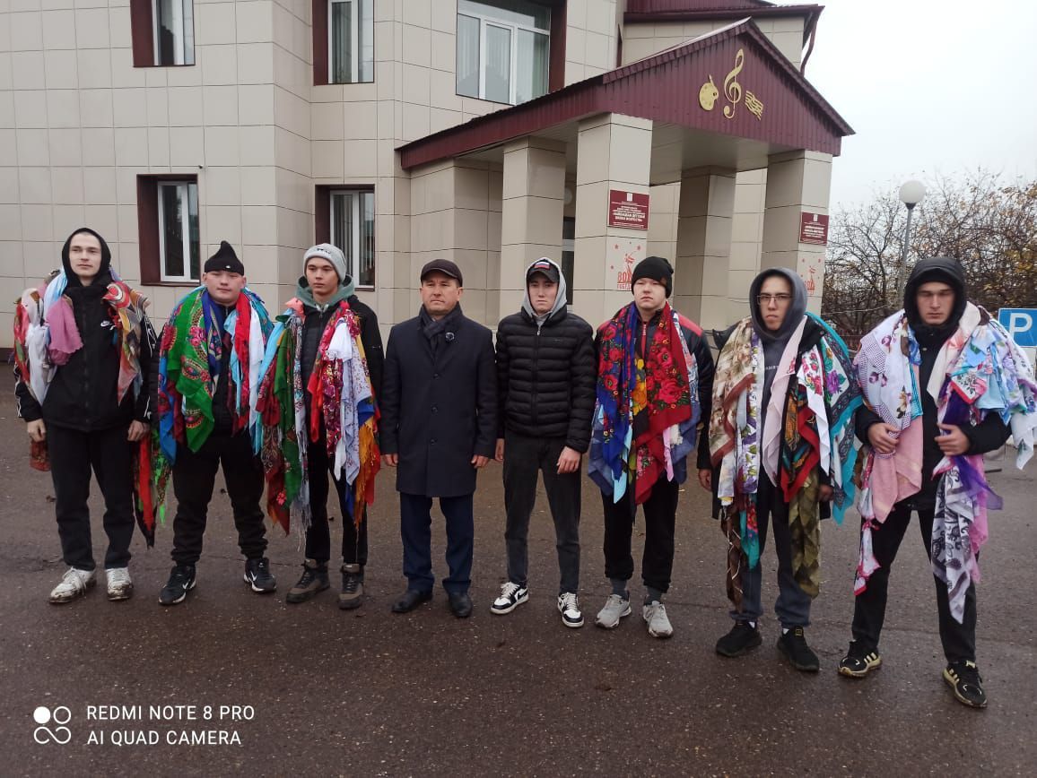 Кайбычта көзге чакырылышта егетләр армиягә китте