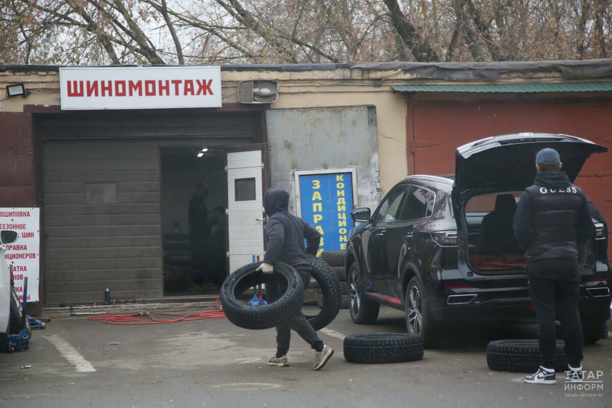 Автоэксперт Попов объяснил, какую резину выбрать на зиму: шипованную или липучую