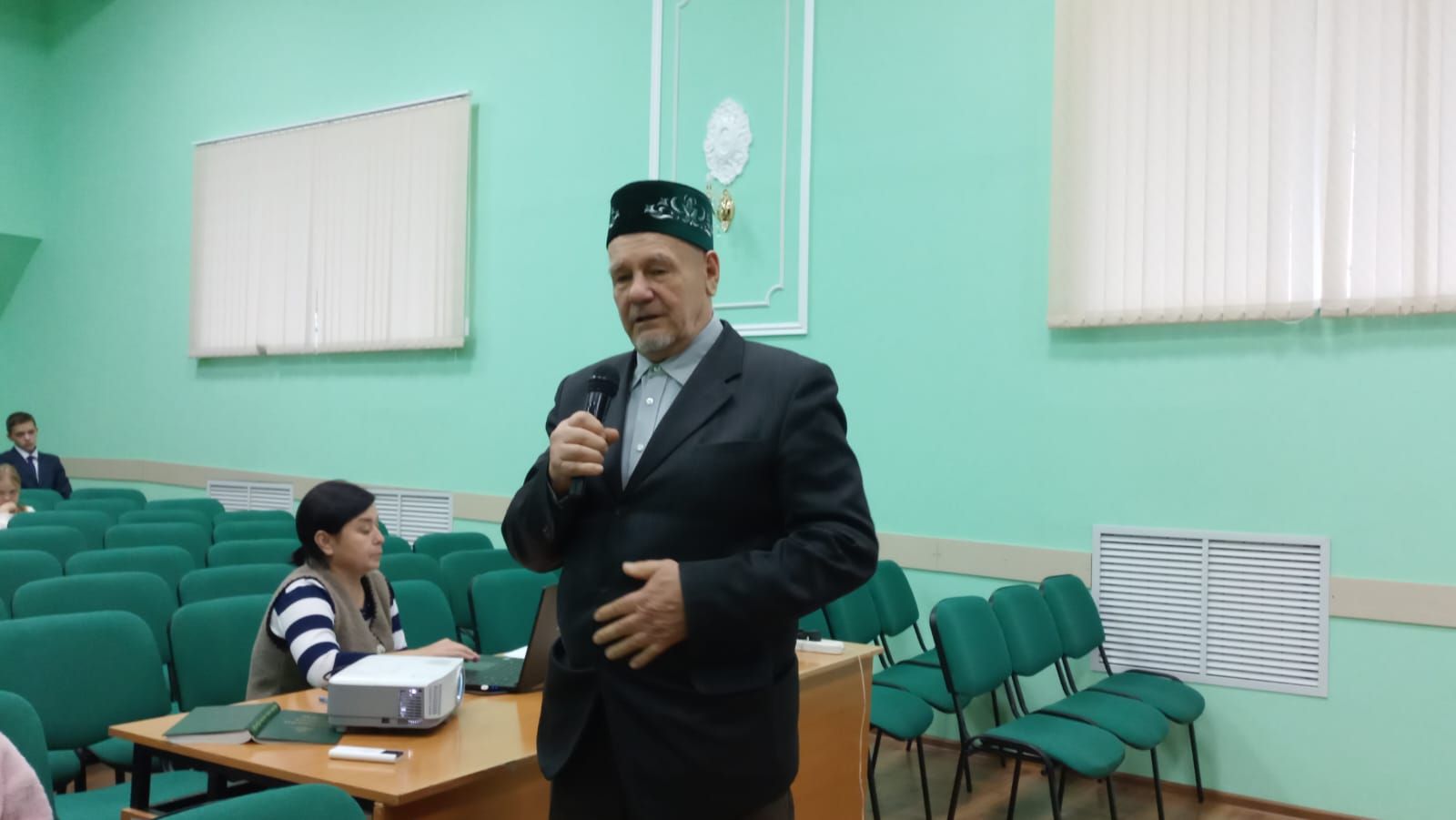 Кошманда күренекле авылдашларын искә алу кичәсе узды