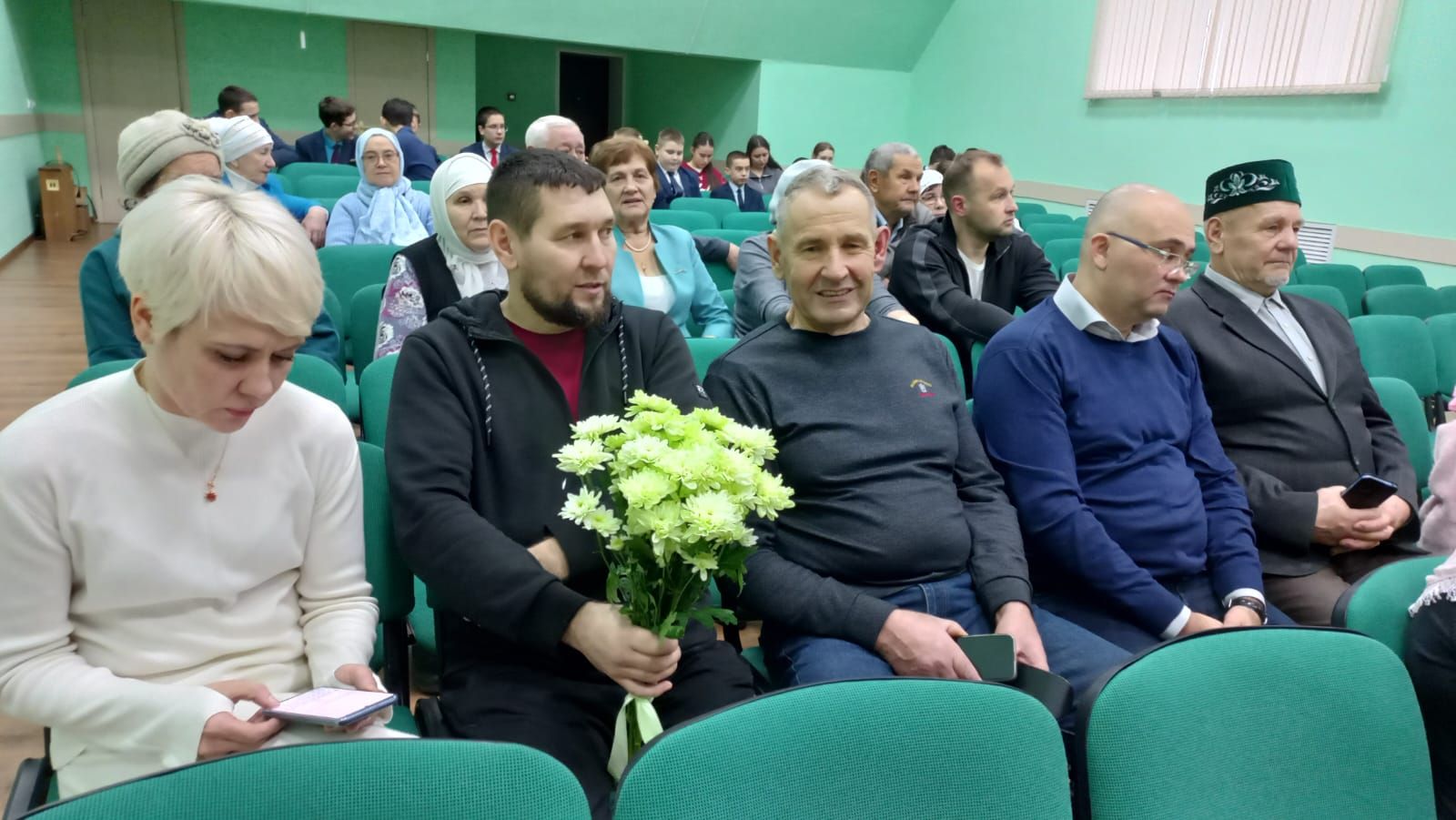 Кошманда күренекле авылдашларын искә алу кичәсе узды