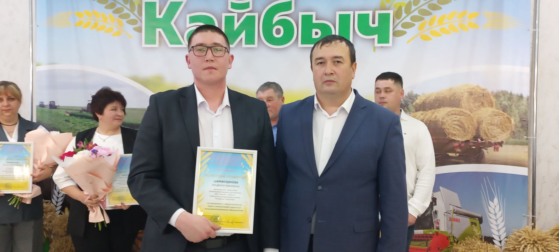 В Кайбицах впервые надоили сто тонн молока: на слете передовиков сельского хозяйства аплодировали достижению года!