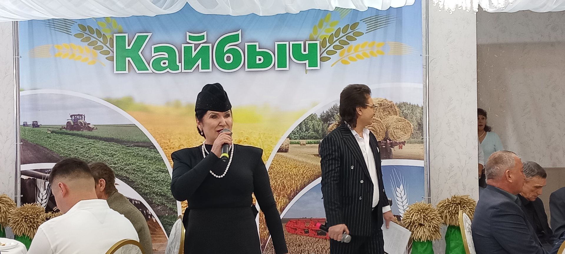В Кайбицах впервые надоили сто тонн молока: на слете передовиков сельского хозяйства аплодировали достижению года!