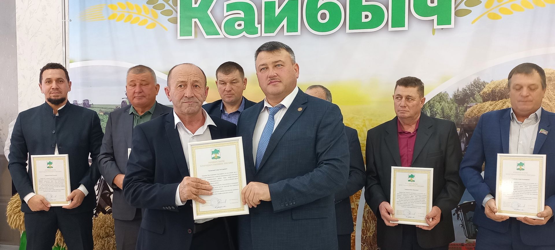 В Кайбицах впервые надоили сто тонн молока: на слете передовиков сельского хозяйства аплодировали достижению года!