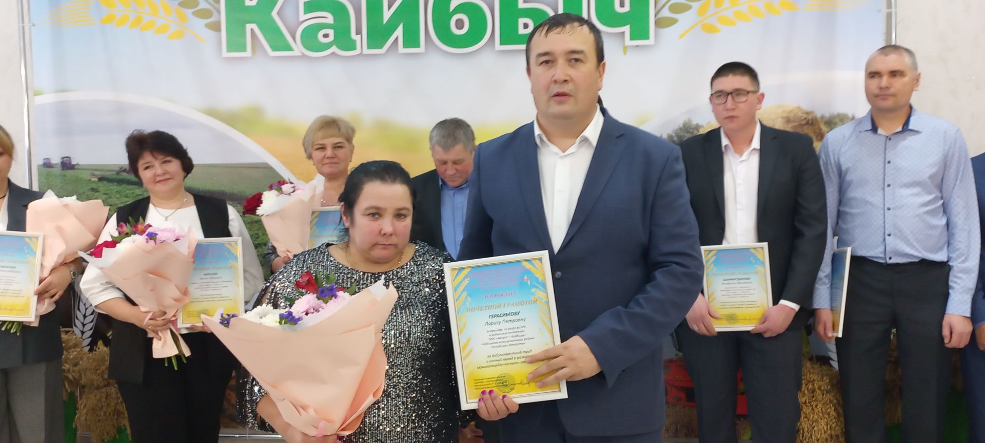В Кайбицах впервые надоили сто тонн молока: на слете передовиков сельского хозяйства аплодировали достижению года!