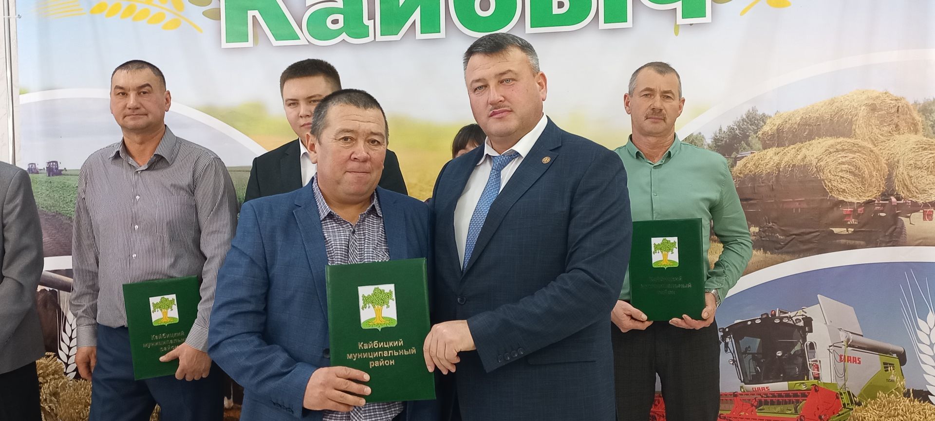 В Кайбицах впервые надоили сто тонн молока: на слете передовиков сельского хозяйства аплодировали достижению года!