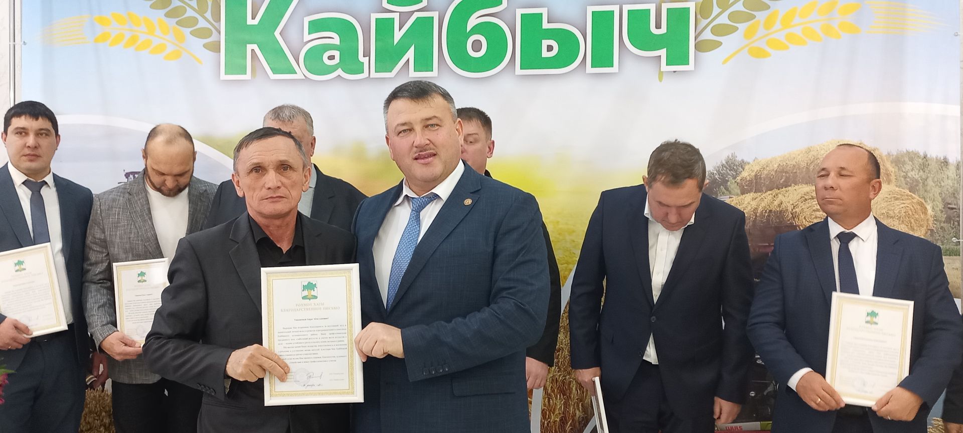 В Кайбицах впервые надоили сто тонн молока: на слете передовиков сельского хозяйства аплодировали достижению года!