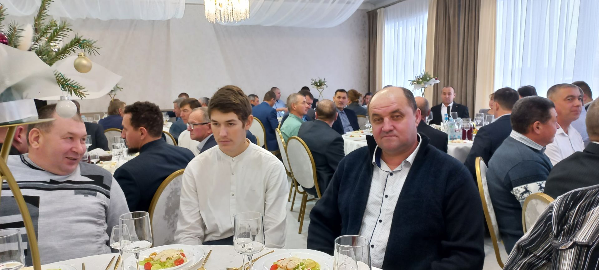 В Кайбицах впервые надоили сто тонн молока: на слете передовиков сельского хозяйства аплодировали достижению года!