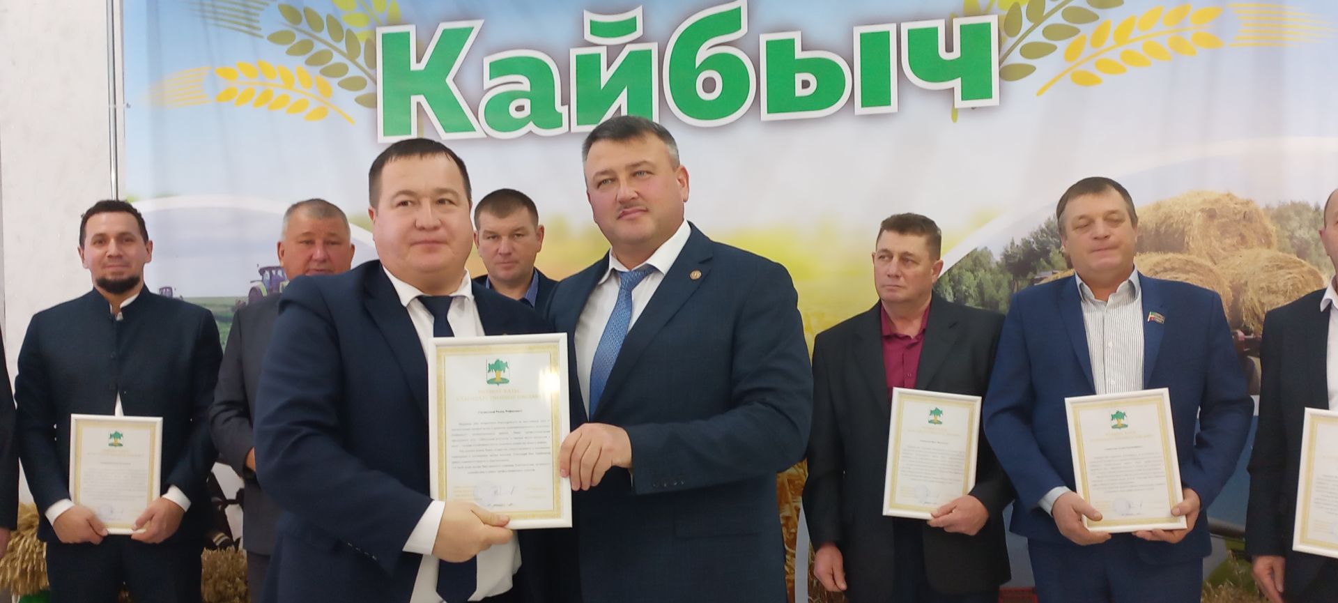 В Кайбицах впервые надоили сто тонн молока: на слете передовиков сельского хозяйства аплодировали достижению года!