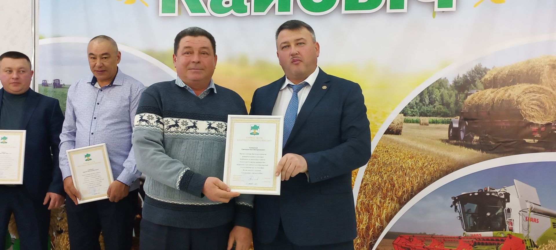 В Кайбицах впервые надоили сто тонн молока: на слете передовиков сельского хозяйства аплодировали достижению года!