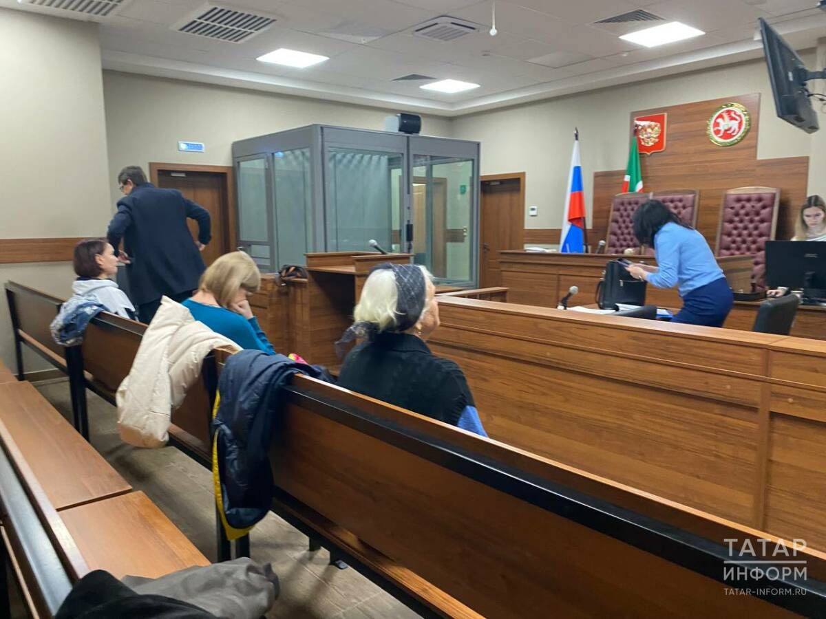 «Вы убили самое дорогое»: в Казани прошли прения по делу вагоновожатой, сбившей мужчину