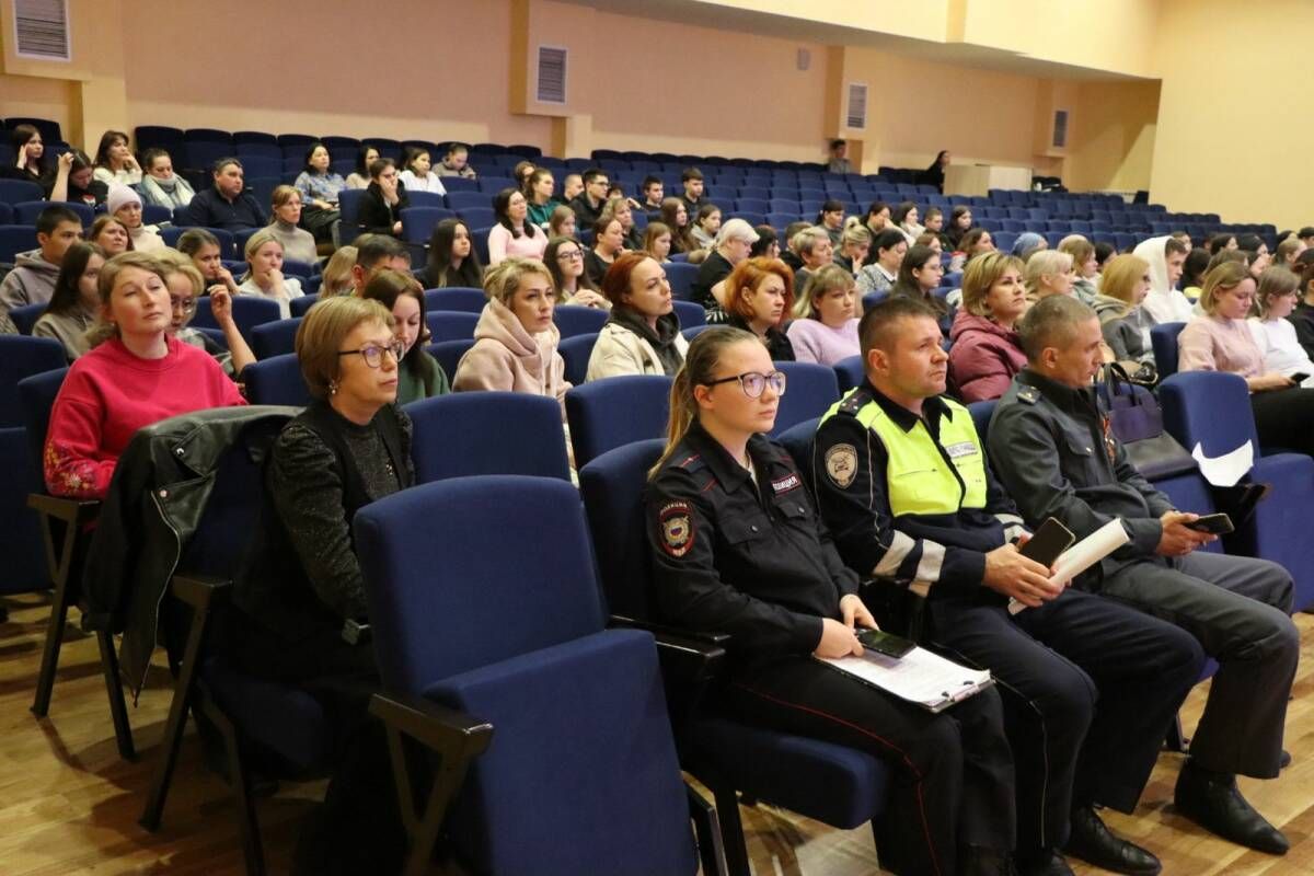 В Татарстане в школах проходят уроки о правилах дорожной безопасности