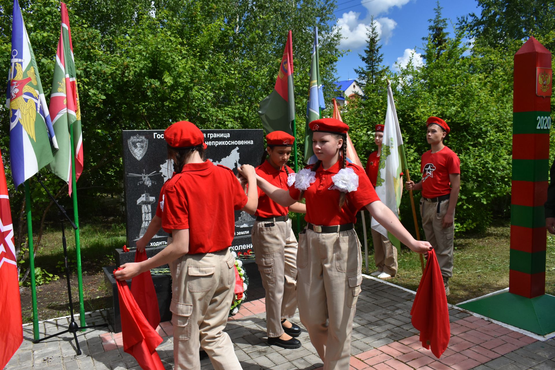 В Кайбицах в День пограничника состоялся митинг с участием ветеранов военной службы