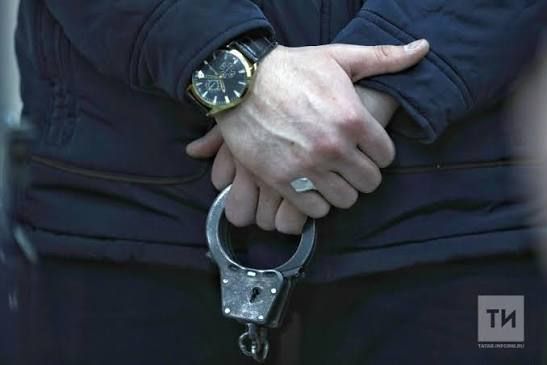 Ребенок запер в наручники себя и бабушку-инвалида в РТ, пришлось вызвать МЧС