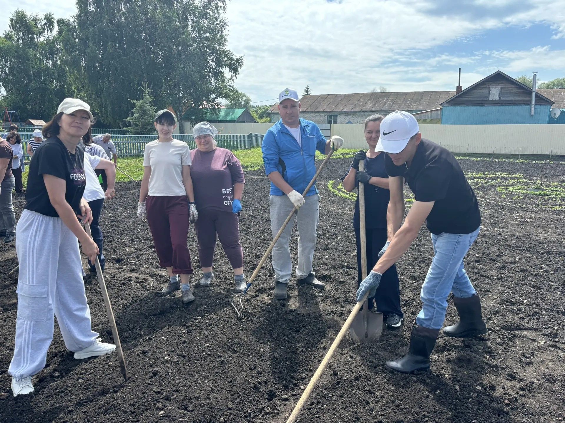 Кандидат сельскохозяйственных наук Харис Камалеев провел в Кайбицком районе мастер-класс по посадке и выращиванию овощных культур